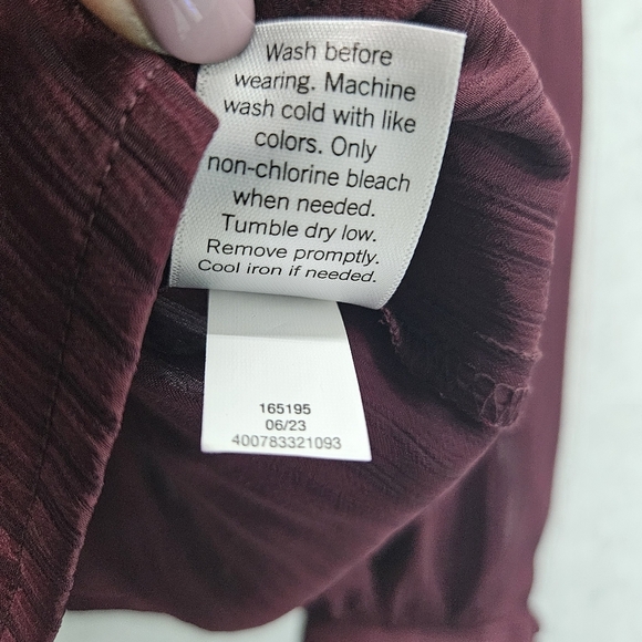Nine West V-Neck Blouson Top Women's Small Plum Burgundy Shadow Stripe - Picture 5 of 6
